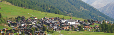 Village dans un paysage de montagne